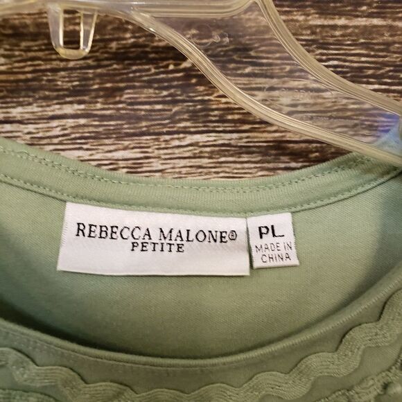 " Rebecca Malone " Woman's Lt sage green top Sleeveless Size  :  PL Pre-owned - Picture 4 of 6